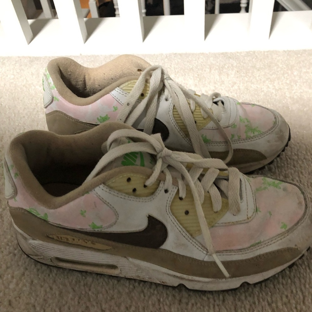 Nike White and Green Air Max Sneakers